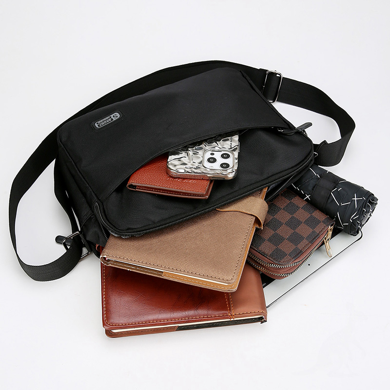 牛津布加厚男士单肩斜挎包防水耐磨横款百搭背包户外运动大容量包 - 图2