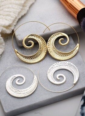 2018 New fashion Women earrings Accessory 个性圆圈螺旋式耳环