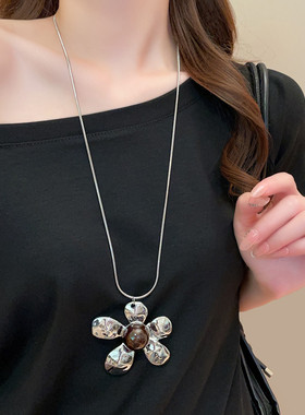 重工金属花朵长款项链女