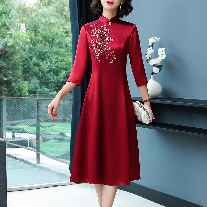 气质优雅喜婆婆婚宴醋酸连衣裙女2021秋季新款结婚妈妈礼服遮肚子