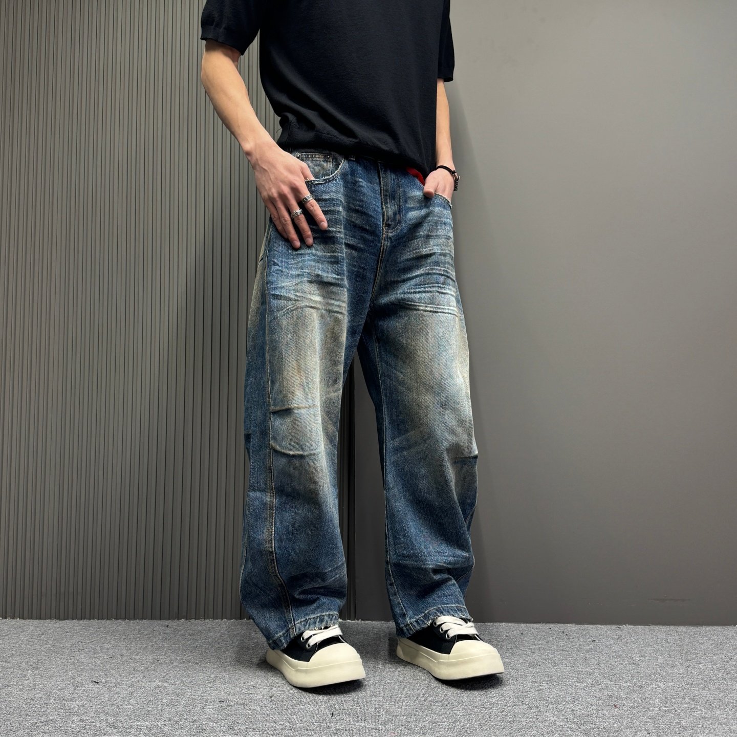 2026新款牛仔裤蓝色宽松褶皱弯刀潮牌美式高街重磅直筒裤男女百搭,淘宝优惠券,粉丝福利购,淘宝优惠卷