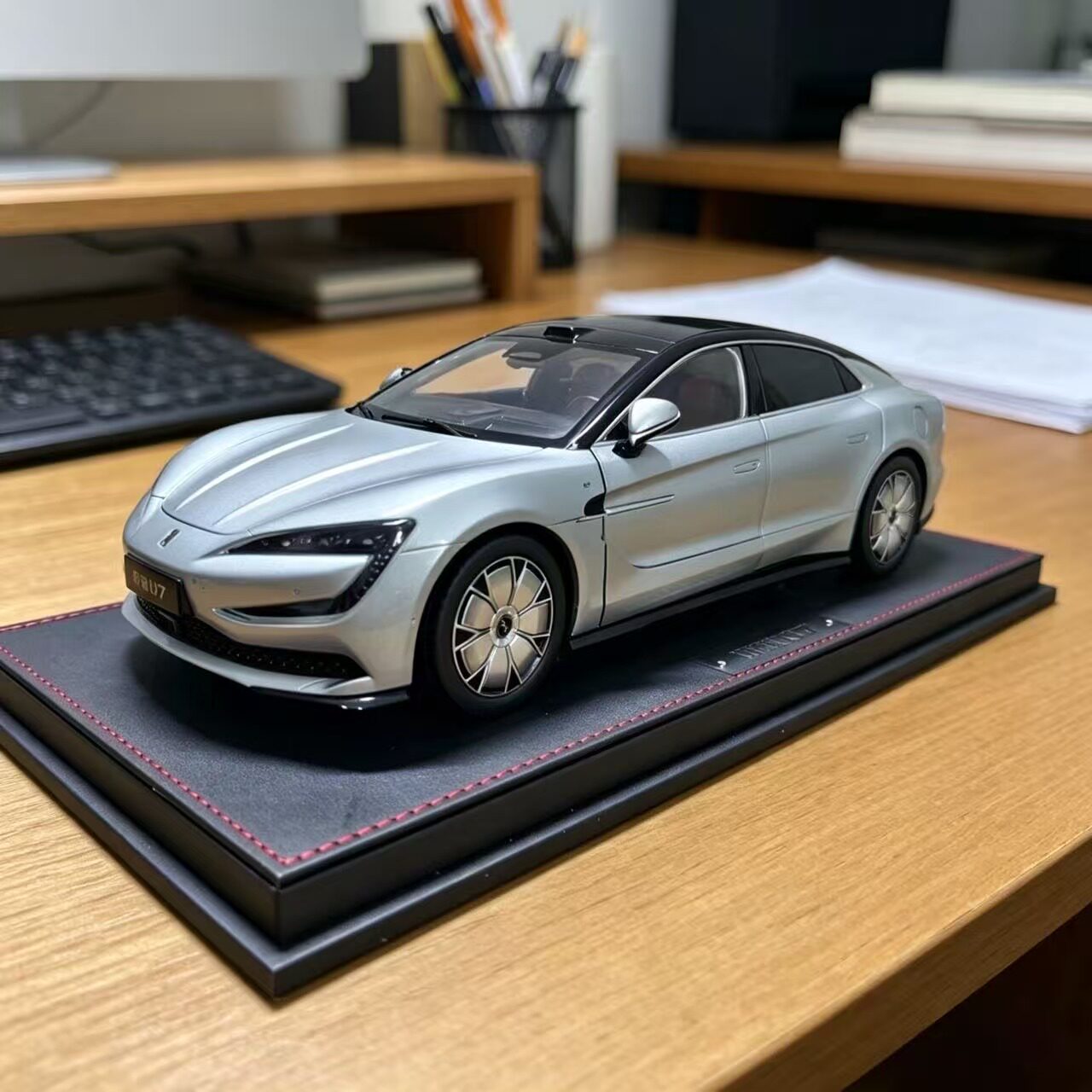 原厂1:18比亚迪仰望U7车模型 BYD高端轿跑合金仿真汽车模型收藏