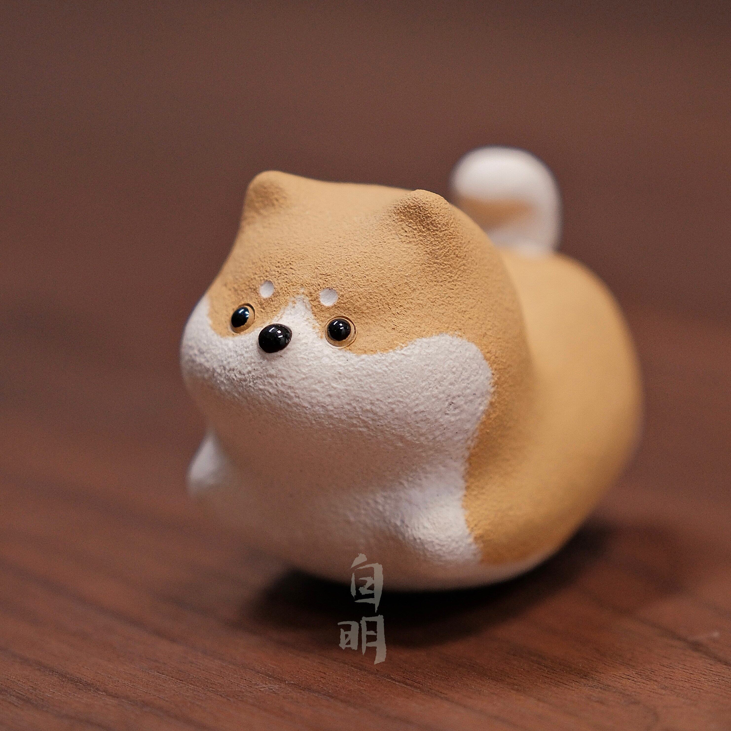 小飞柴正版原创爆款紫砂小柴犬茶宠自明陶瓷手作桌面摆件茶玩礼物