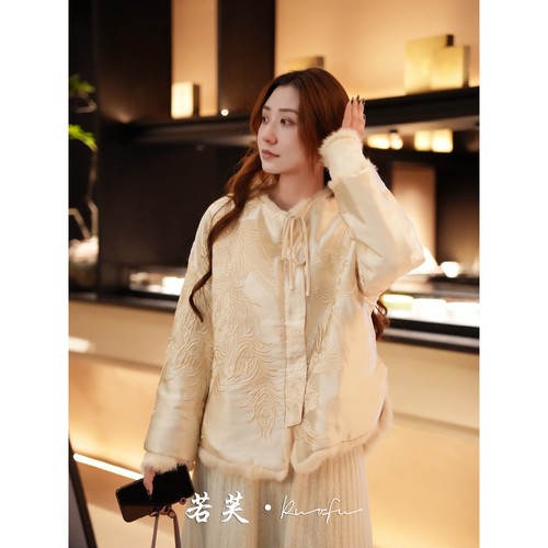 若芙｜【金羽流光】新中式重工刺绣外套女秋冬国风两面穿兔毛上衣 - 图3