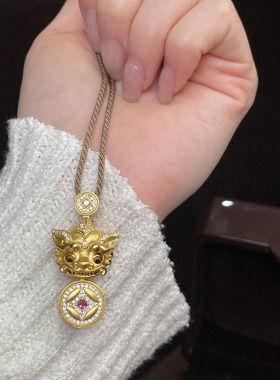 v金材质厚金电镀眨眼貔貅项链吊坠立体錾刻元宝钱币复古毛衣链