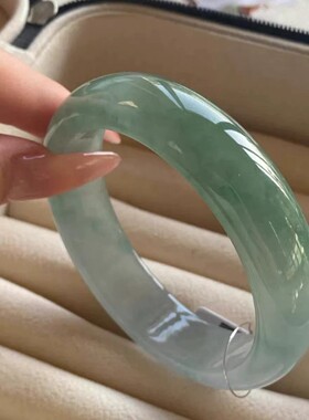 天然缅甸老坑翡翠玉手镯高冰透种飘花油青晴水少女款翡翠手镯时尚