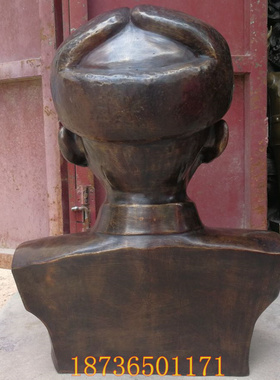 纯铜雷锋半身像历史铜器桌面摆件