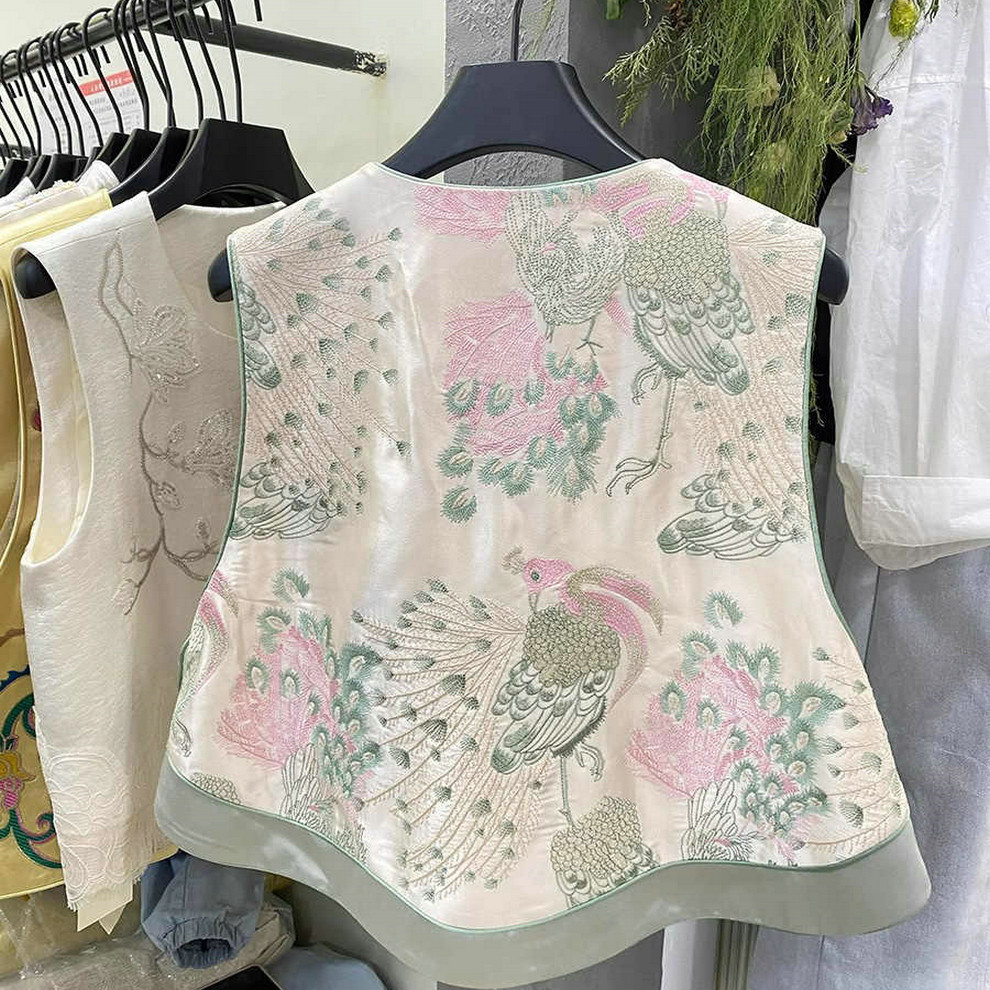 外贸专柜撤回重工刺绣马甲女高端精致洋气减龄上衣春秋新中式国风,淘宝优惠券,粉丝福利购,淘宝优惠卷