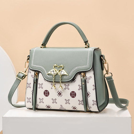 2026 New Spring and Summer Trendy Fashionable One-shoulder Versatile Internet Celebrity Print Women's Crossbody Handheld Small Square Bag Women's Bag