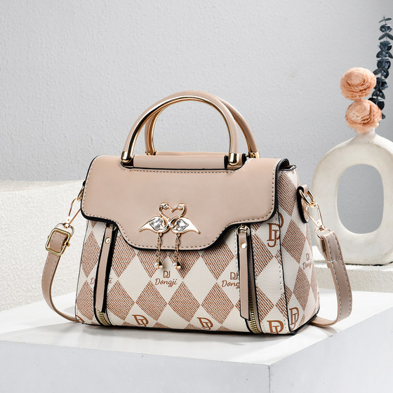 Tianyan Time Traveler Lunch Box Bag Women 2026 New Textured Crossbody Small Bag Versatile Portable Shoulder Bag