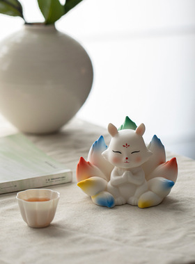 陶瓷九尾狐狸摆件招财创意家居