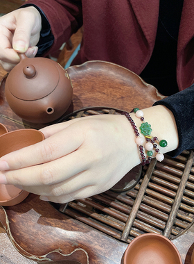 承悦 时尚不俗气的配色 双圈石榴石手串精致碧玉四叶草手链粉澳宝