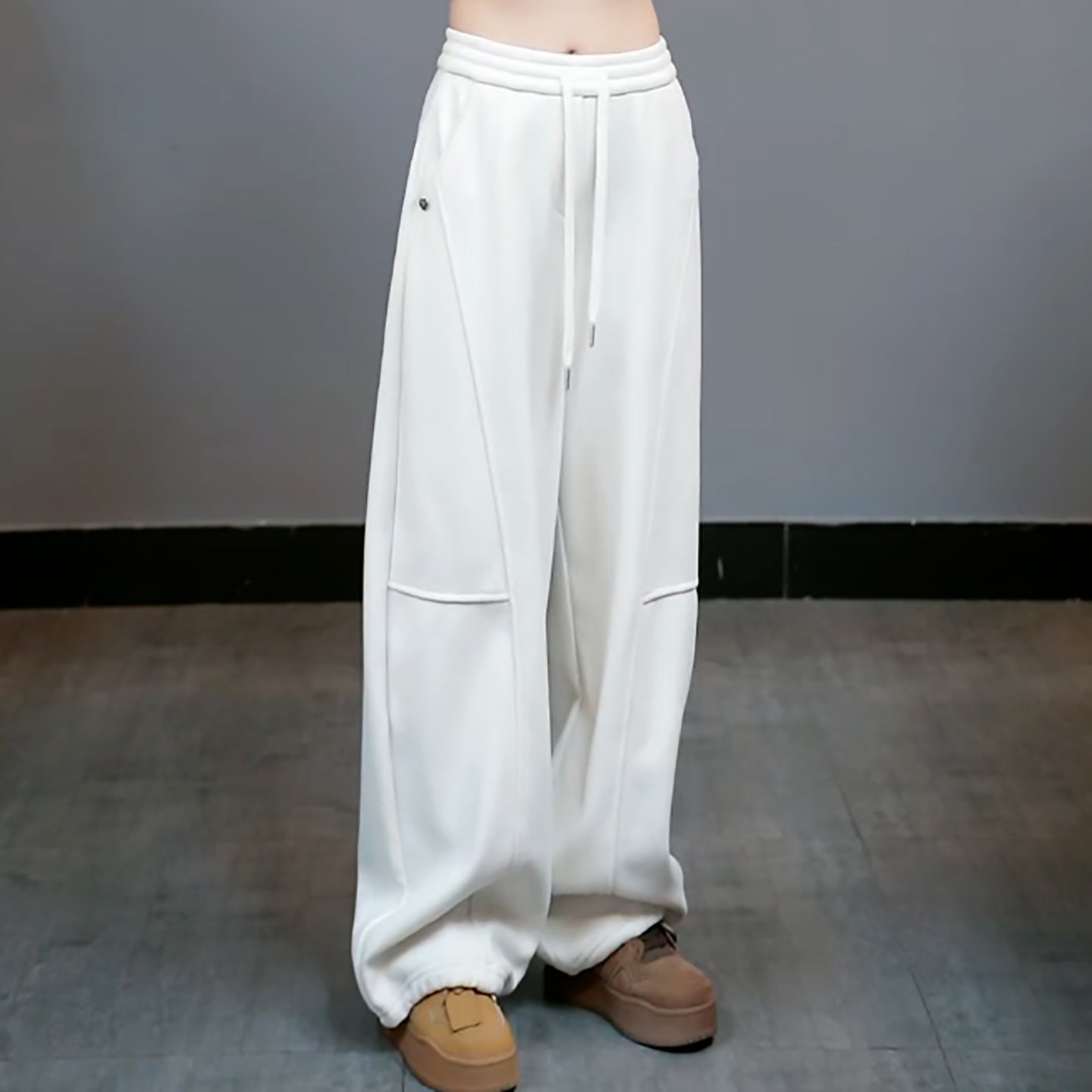 Ader运动休闲卫裤2026春季新款宽松百搭阔腿垂感松紧腰抽绳弯刀裤,淘宝优惠券,粉丝福利购,淘宝优惠卷