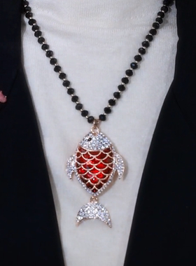 韩薇铜合金镀金鲤鱼毛衣链女气质