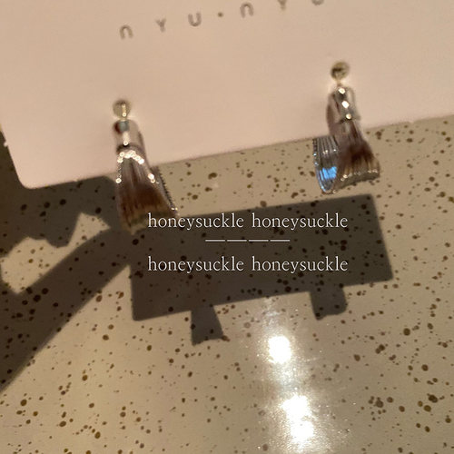 忍冬honeysuckle 韩版拉丝金属圆弧耳钉 小众机能通勤百搭耳环女 - 图3