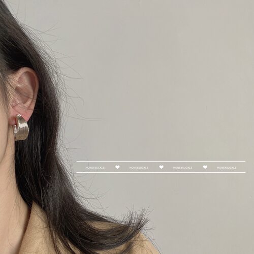 忍冬honeysuckle 韩版拉丝金属圆弧耳钉 小众机能通勤百搭耳环女 - 图0