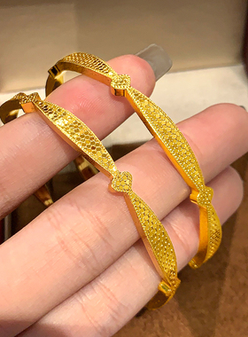 镀黄金色蜂巢纹爱心手环简约手镯