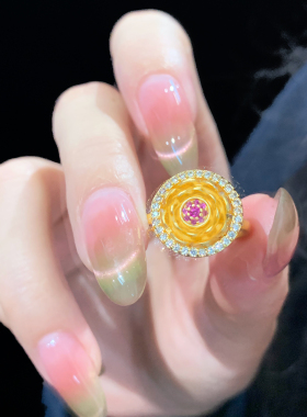 仿真黄金色点钻莲花戒指轻奢指环