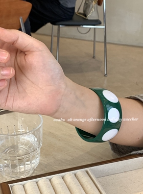 彩波弄潮~法式复古宽边亚克力手镯 可戴手肘手腕撞色设计感手环女