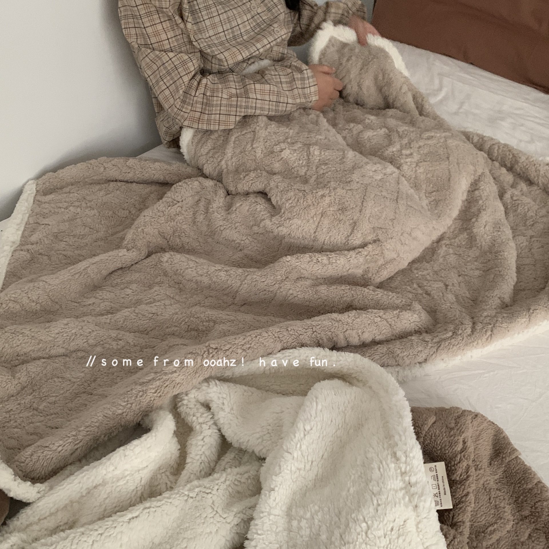 保持温热感~纯色塔芙绒毛毯秋冬提花双层加厚大朵羊羔绒休闲毯子,淘宝优惠券,粉丝福利购,淘宝优惠卷