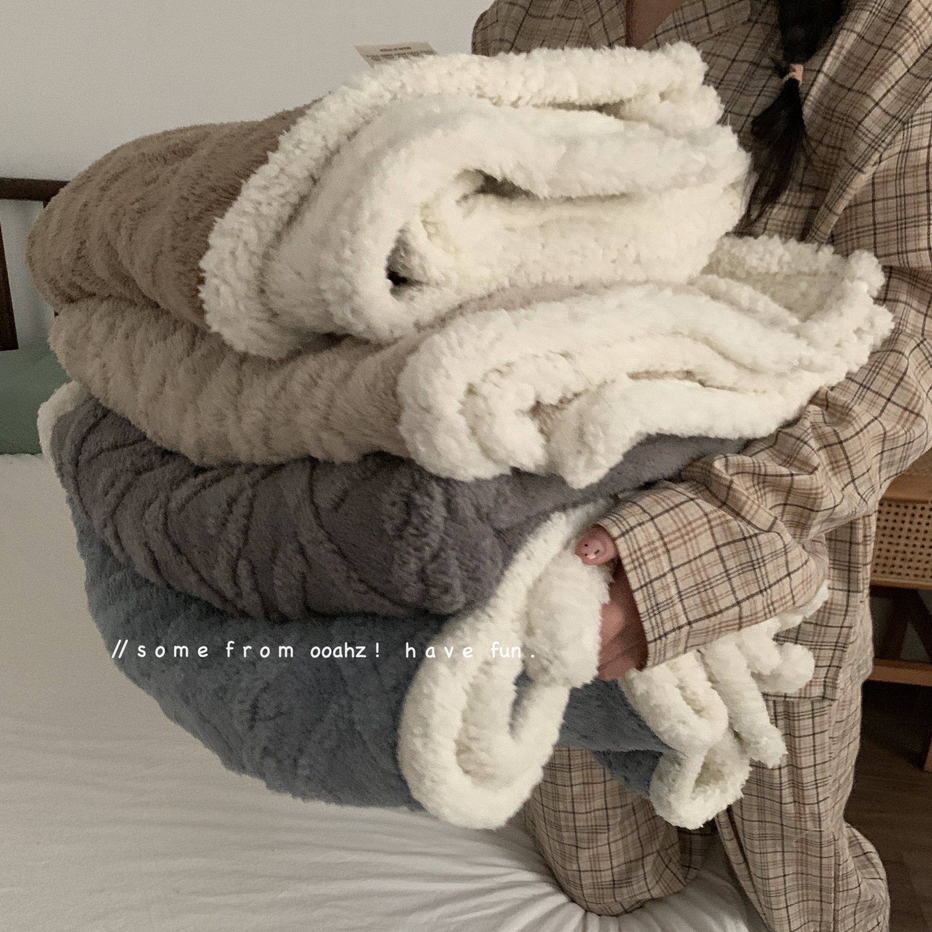 保持温热感~纯色塔芙绒毛毯秋冬提花双层加厚大朵羊羔绒休闲毯子,淘宝优惠券,粉丝福利购,淘宝优惠卷