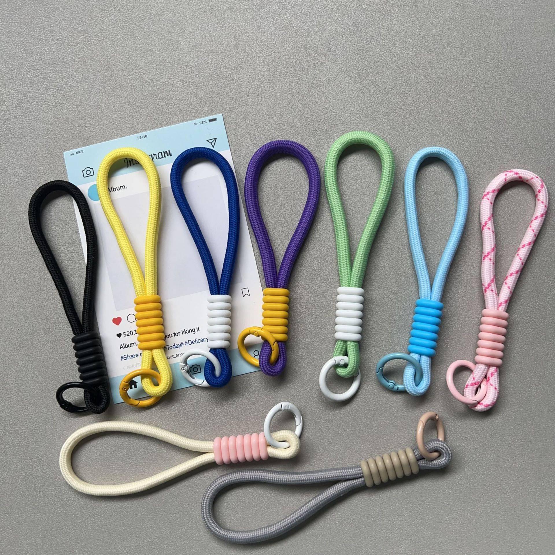 Mobile phone lanyard short anti-lost rope hand-woven versatile hand rope dopamine color matching wrist lanyard jewelry