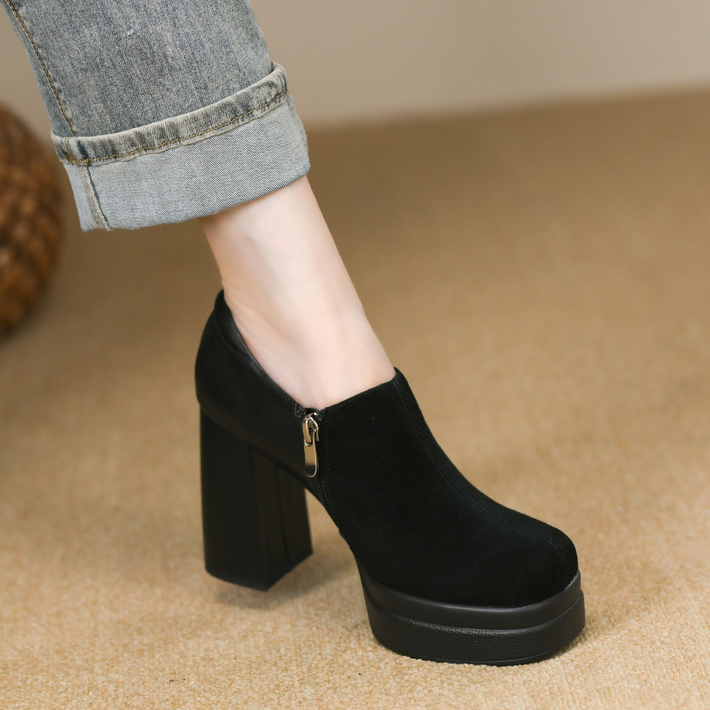 时尚黑色深口高跟单鞋女秋季拼接真皮皮带扣防水台粗跟皮鞋女10cm,淘宝优惠券,粉丝福利购,淘宝优惠卷