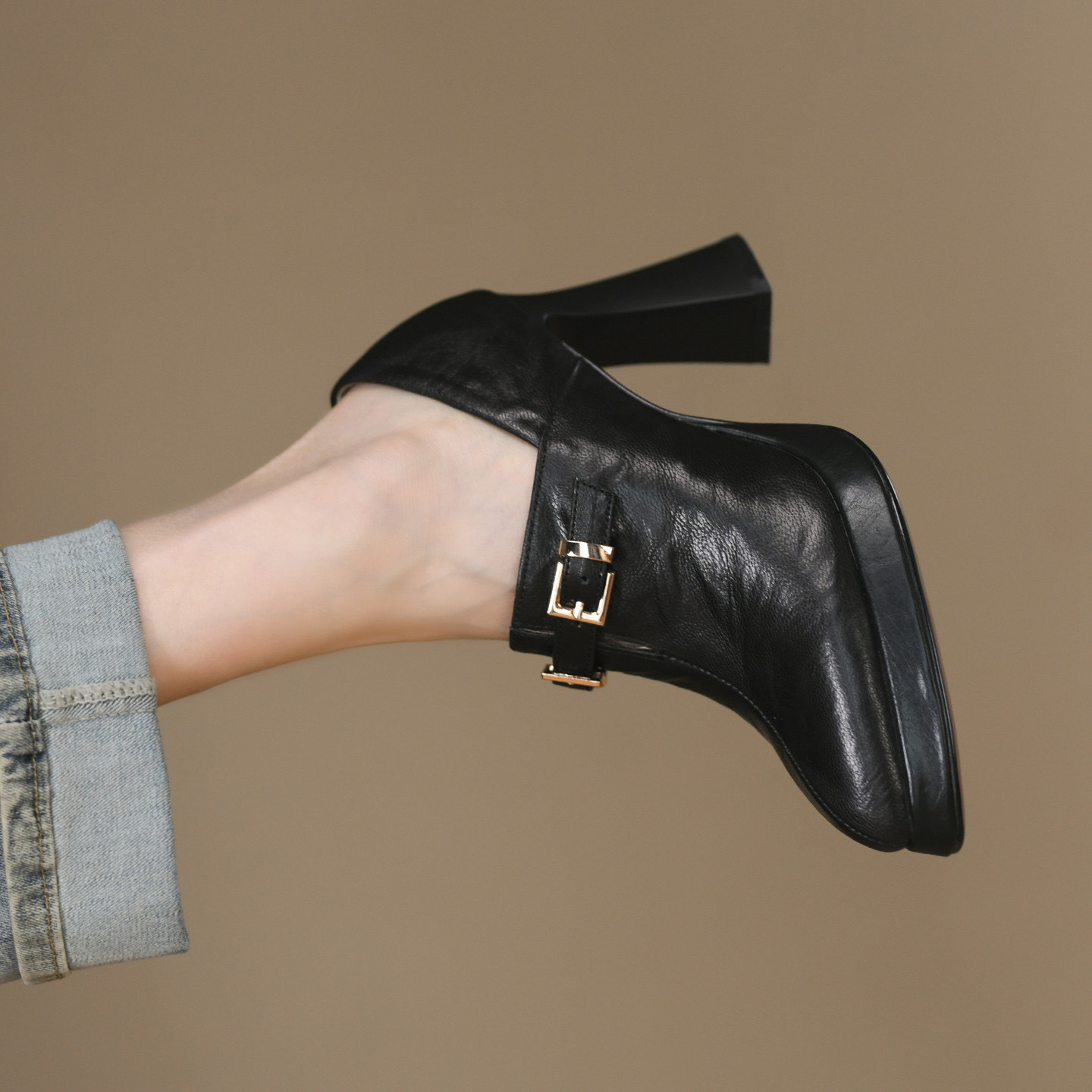 2025年秋季尖头超高跟粗跟头层牛皮皮带扣装饰一脚蹬深口单鞋女,淘宝优惠券,粉丝福利购,淘宝优惠卷