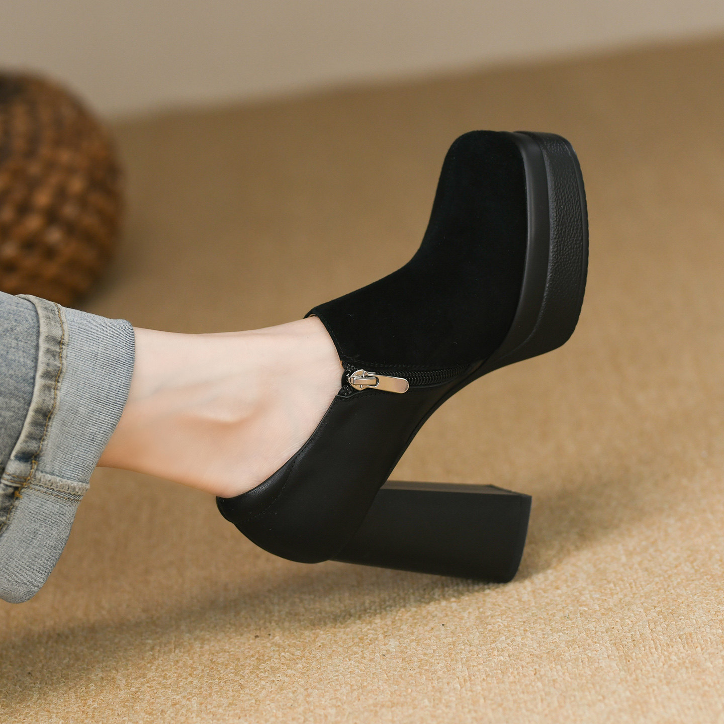 时尚黑色深口高跟单鞋女秋季拼接真皮皮带扣防水台粗跟皮鞋女10cm,淘宝优惠券,粉丝福利购,淘宝优惠卷