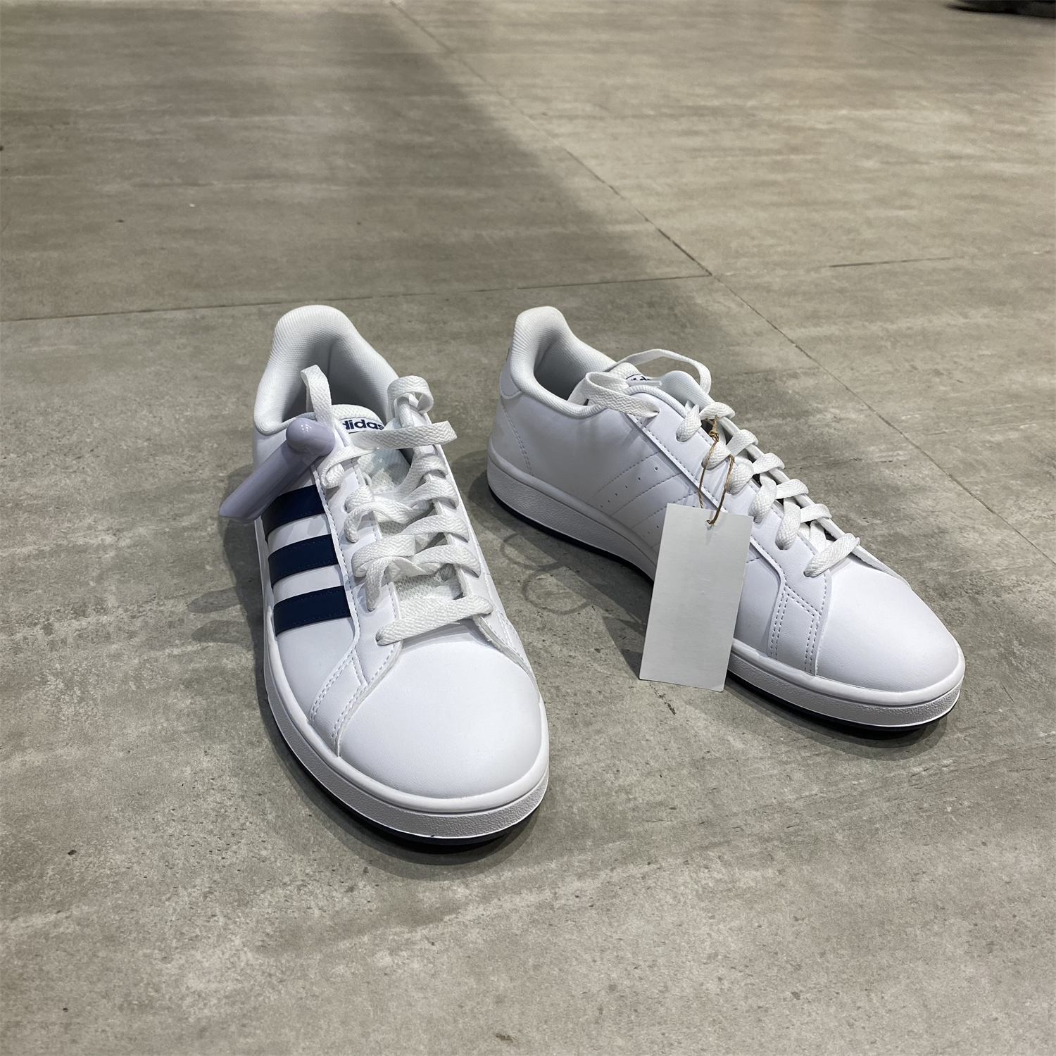 Adidas/阿迪达斯男鞋GRAND COURT运动轻便耐磨低帮休闲板鞋FY8568 - 图0