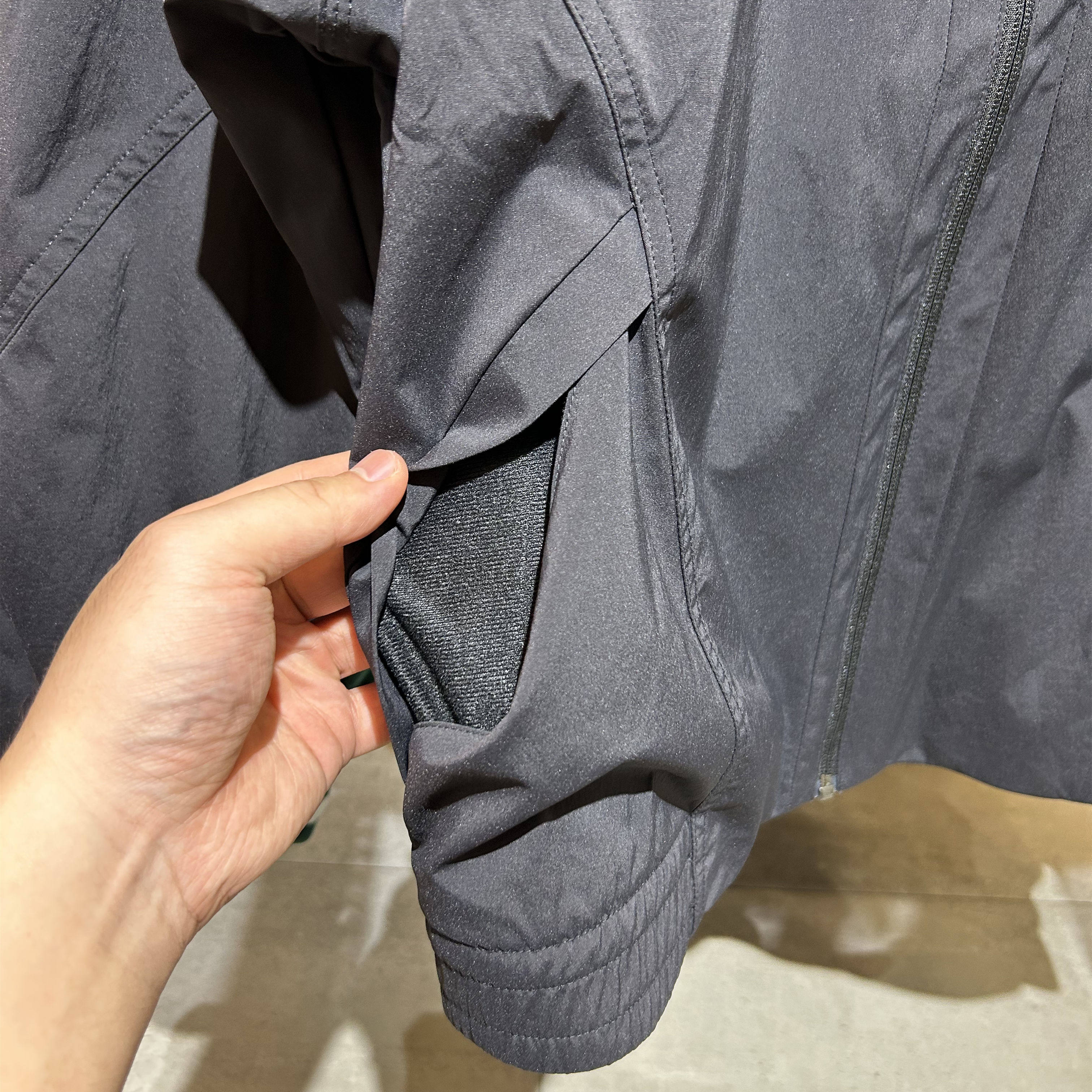 正品Adidas/阿迪达斯冬季男子运动加绒休闲连帽夹克外套 IP4980,淘宝优惠券,粉丝福利购,淘宝优惠卷