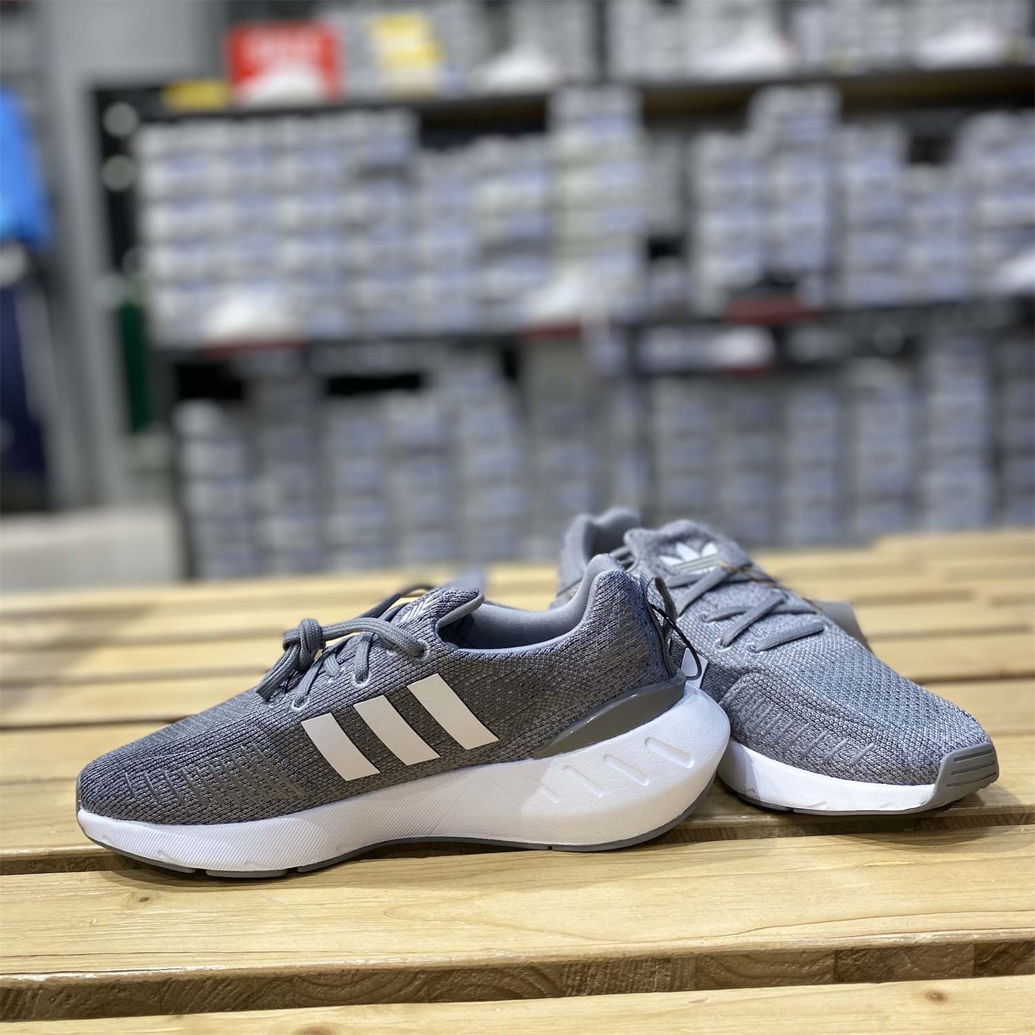 Adidas/阿迪达斯三叶草男女同款耐磨运动鞋休闲鞋跑步鞋 GZ3495 - 图0