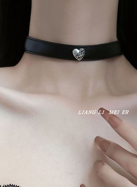 皮革可调节女爱心项圈