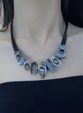 金属黑皮绳女几何圆片项链锁骨链