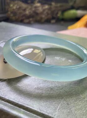 冰种玉髓天青色湖水蓝复古圆条手镯 玛瑙水润浅蓝色原色玉镯