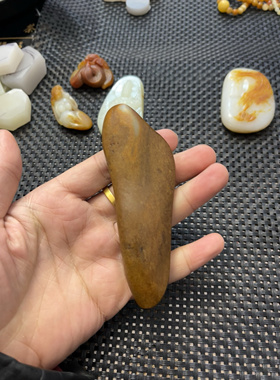 和田玉籽料龙挂件帝王龙