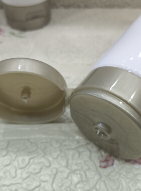 自由自在洗面奶洁面乳清洁保湿