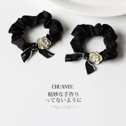 Кавано Маунтин Камелия Камелия маленькая кишка кишки.