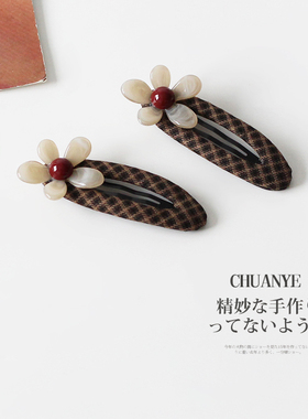 川野简约棕色文艺风小花发夹格纹