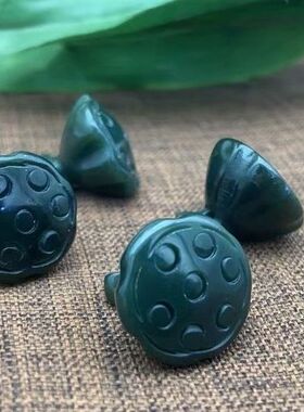 天然和田玉莲蓬挂件.新疆和田玉莲蓬吊坠.和田玉小莲蓬男女项链坠