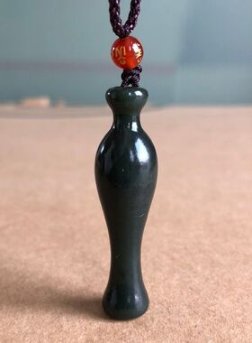 新疆和田玉花瓶吊坠.和田玉男女宝瓶玉石平安挂件.天然和田玉花瓶
