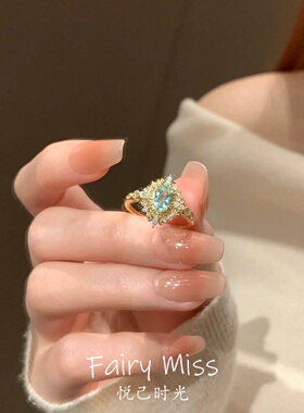 复古宫廷温绿鸽子蛋爆闪显白戒指