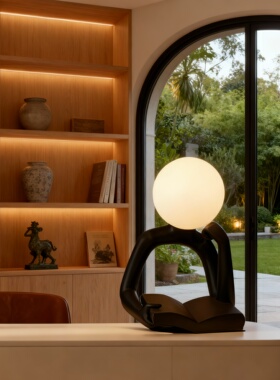 北欧简约奶油风氛围台灯