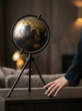 复古轻奢金属地球仪三脚架摆件