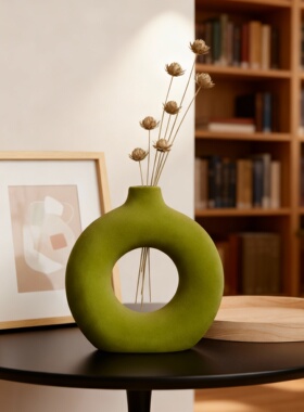 现代简约白色陶瓷花瓶客厅餐桌