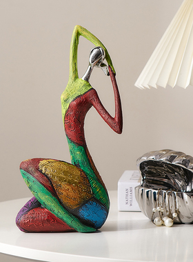 创意彩绘抽象人物摆件少女客厅酒柜样板房玄关工艺品软Z装饰艺术