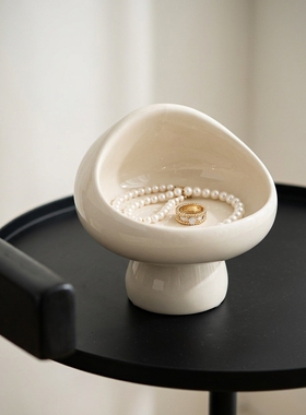 创意简约陶瓷奶白高脚圆形摆件