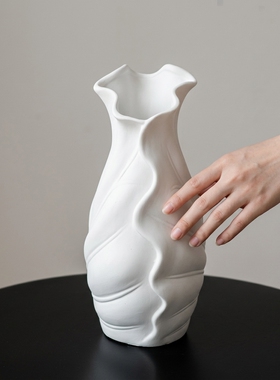 法式度假风白色陶瓷荷叶边花瓶