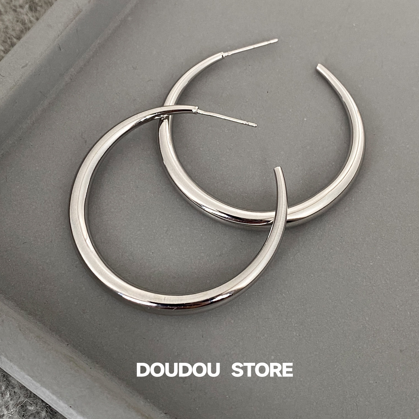【新品88折】925银针简约好质感c圈耳环显脸小欧美酷飒耳圈女,淘宝优惠券,粉丝福利购,淘宝优惠卷