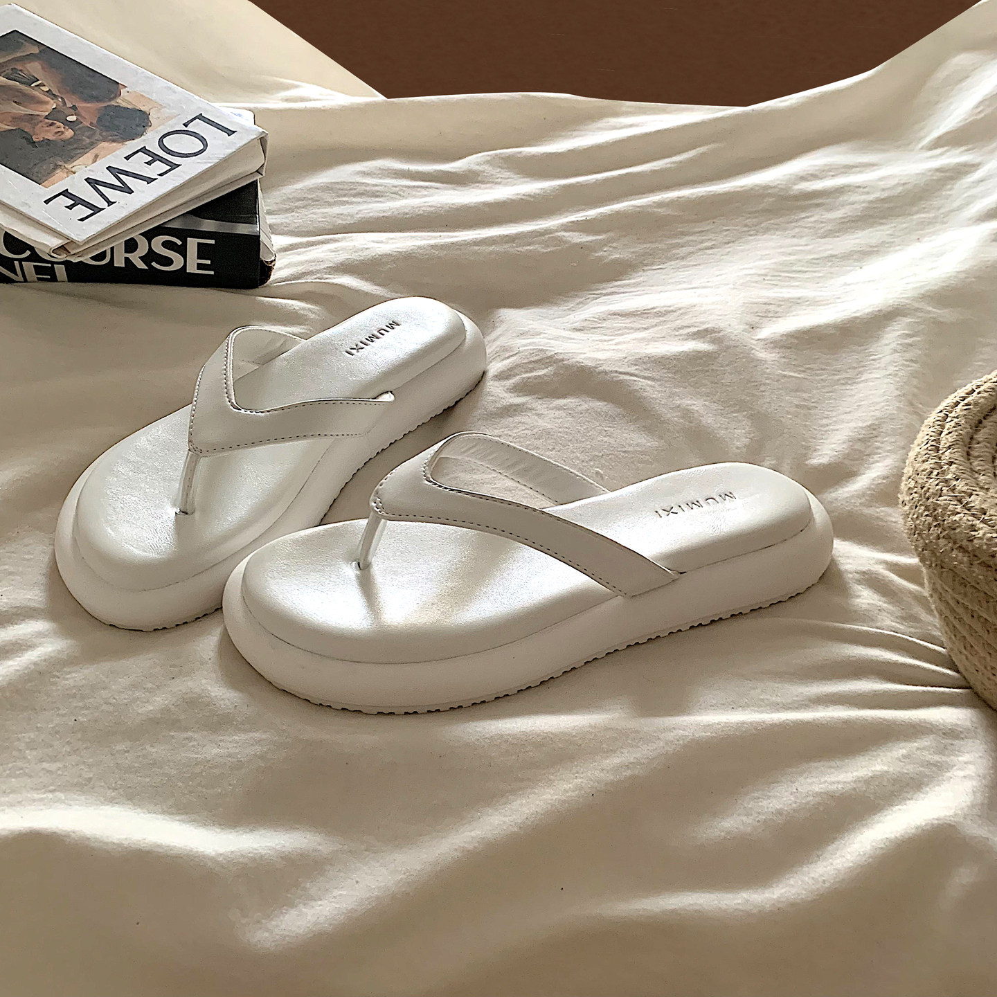 金屿鹿丝绒红~ins晚晚风厚底人字拖女夏外穿度假网红绝美夹趾凉拖,淘宝优惠券,粉丝福利购,淘宝优惠卷